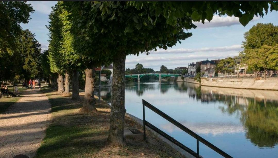 Studio Bord De Marne Jouarre Екстериор снимка